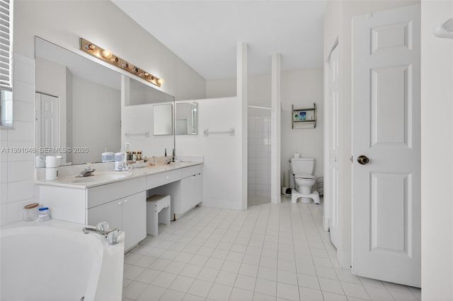 5318 NW 57th Ave, Coral Springs, FL 33067