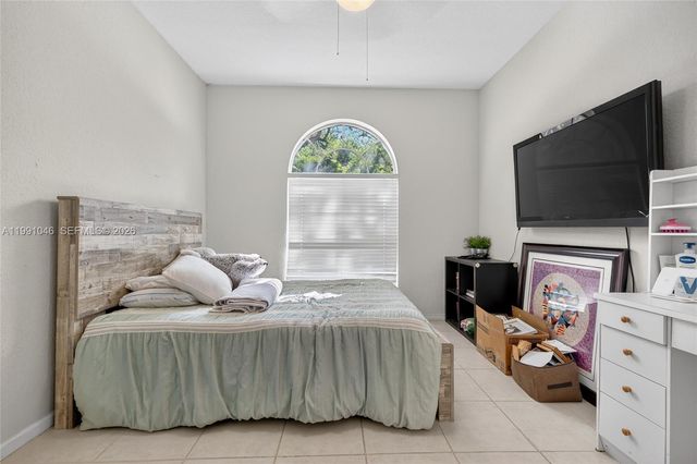 5318 NW 57th Ave, Coral Springs, FL 33067