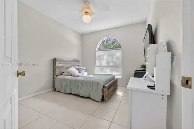 5318 NW 57th Ave, Coral Springs, FL 33067