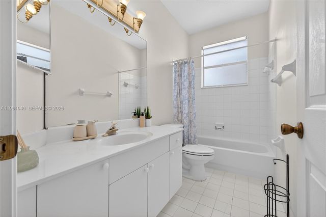 5318 NW 57th Ave, Coral Springs, FL 33067