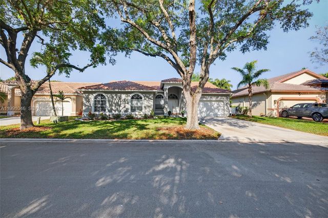 5318 NW 57th Ave, Coral Springs, FL 33067