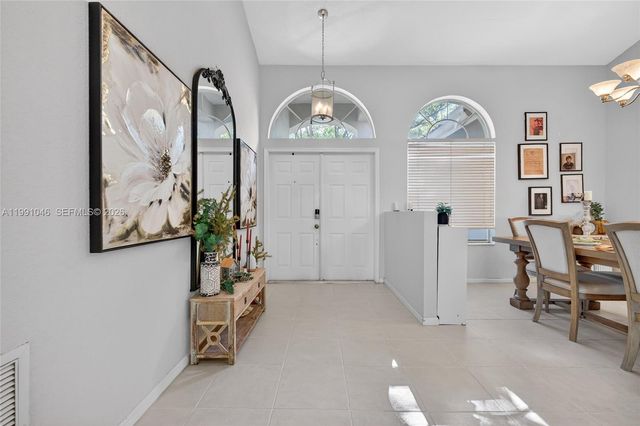 5318 NW 57th Ave, Coral Springs, FL 33067