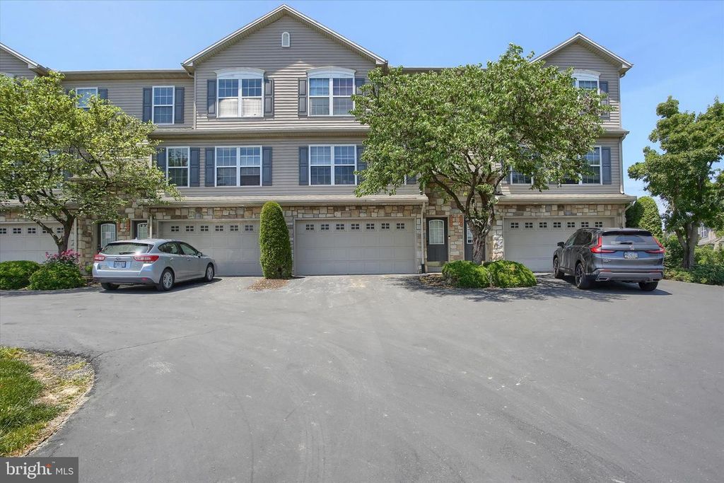 6343 MERCURY DR, Mechanicsburg, PA 17050