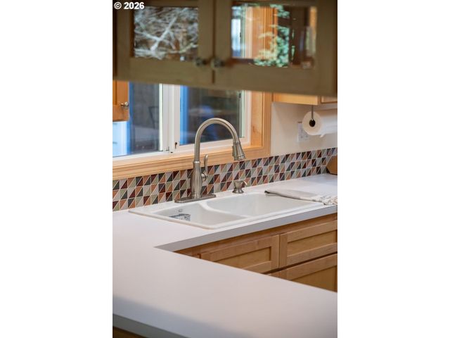 6167 Sw MILES Ct, Portland, OR 97219