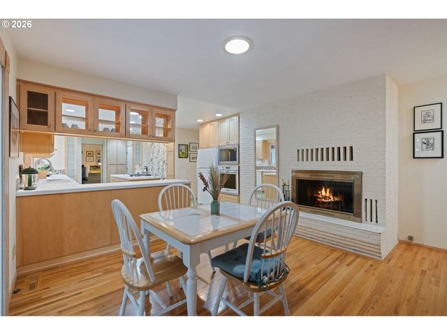 6167 Sw MILES Ct, Portland, OR 97219