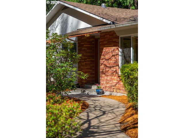 6167 Sw MILES Ct, Portland, OR 97219