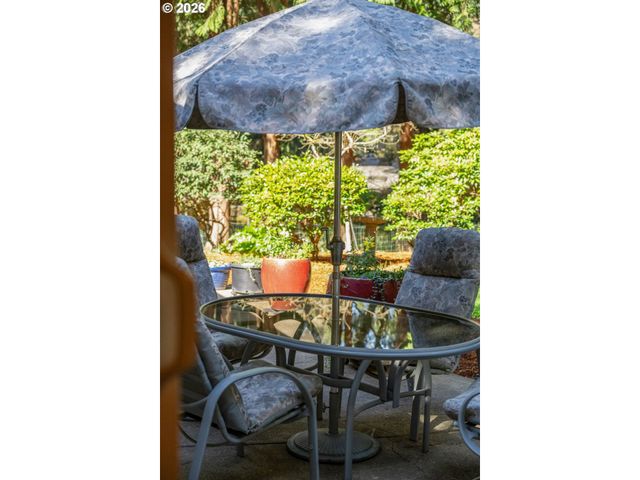 6167 Sw MILES Ct, Portland, OR 97219