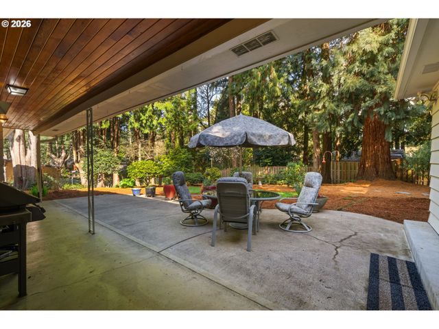 6167 Sw MILES Ct, Portland, OR 97219