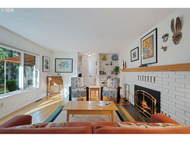 6167 Sw MILES Ct, Portland, OR 97219