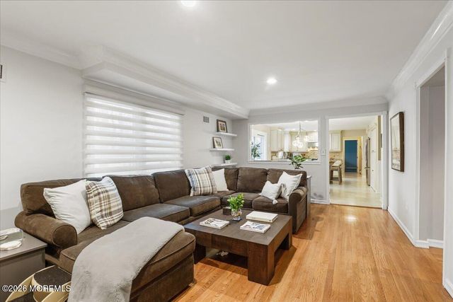 15 Country Lane, Manalapan, NJ 07726