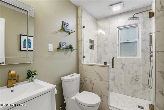 15 Country Lane, Manalapan, NJ 07726