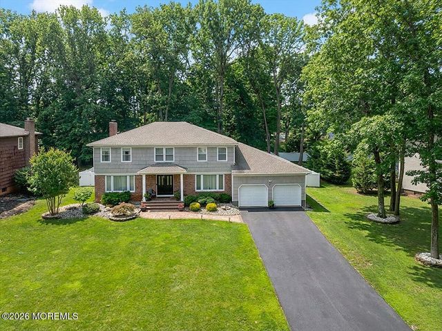 15 Country Lane, Manalapan, NJ 07726