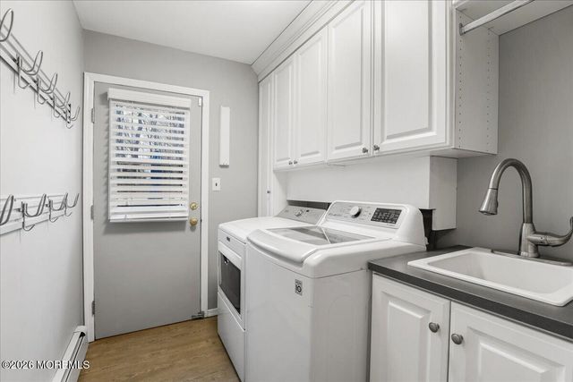 15 Country Lane, Manalapan, NJ 07726