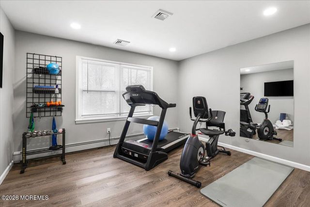 15 Country Lane, Manalapan, NJ 07726