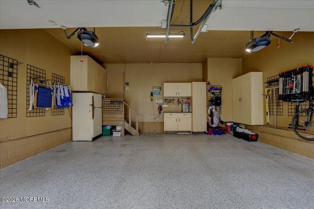 15 Country Lane, Manalapan, NJ 07726