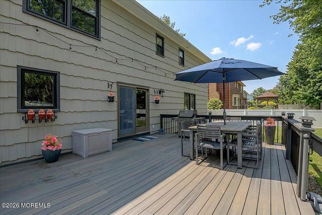 15 Country Lane, Manalapan, NJ 07726