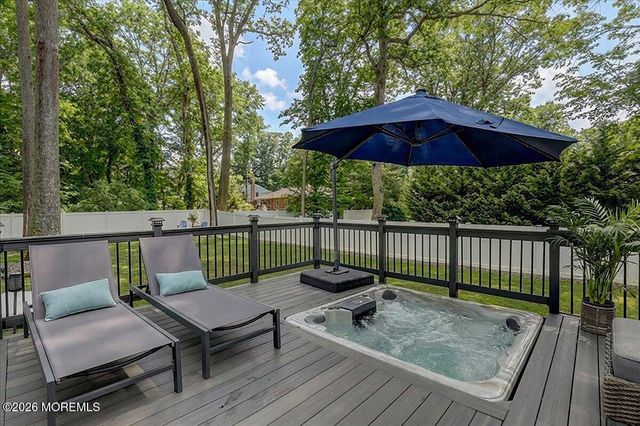 15 Country Lane, Manalapan, NJ 07726