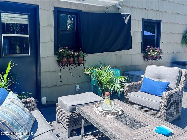 15 Country Lane, Manalapan, NJ 07726