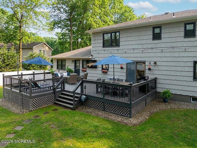 15 Country Lane, Manalapan, NJ 07726