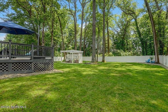 15 Country Lane, Manalapan, NJ 07726