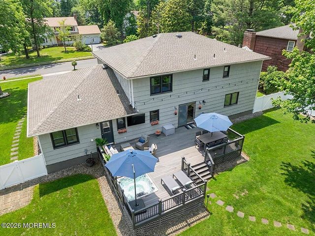 15 Country Lane, Manalapan, NJ 07726