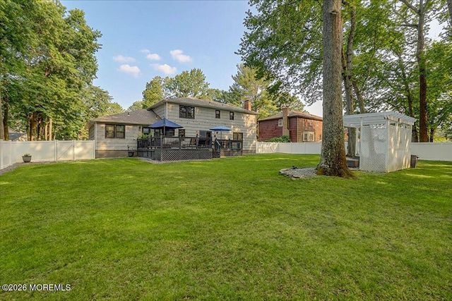 15 Country Lane, Manalapan, NJ 07726