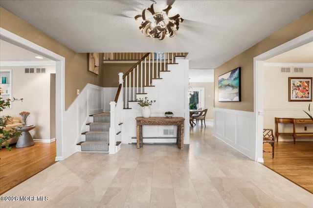 15 Country Lane, Manalapan, NJ 07726