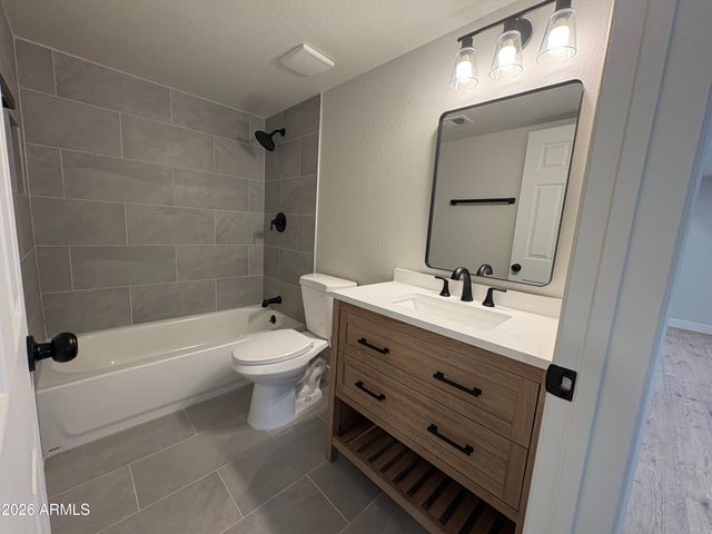 5723 W SUNNYSLOPE Lane, Glendale, AZ 85302