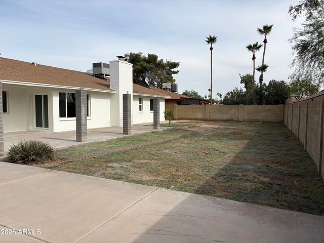 5723 W SUNNYSLOPE Lane, Glendale, AZ 85302