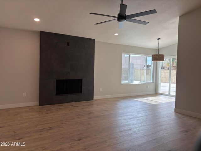 5723 W SUNNYSLOPE Lane, Glendale, AZ 85302