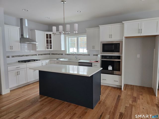39 Liberty Lane, Enfield, CT 06082