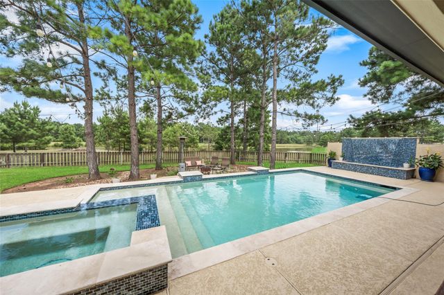 9108 Ridgelake Court, Montgomery, TX 77316