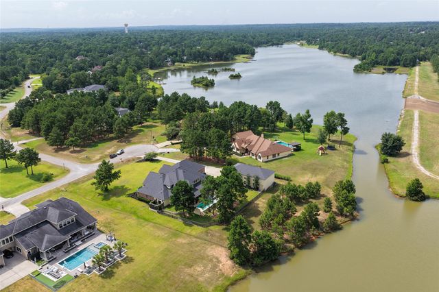 9108 Ridgelake Court, Montgomery, TX 77316