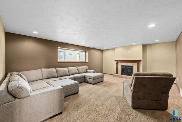 4717 S Wassom Ave Avenue, Sioux Falls, SD 57106