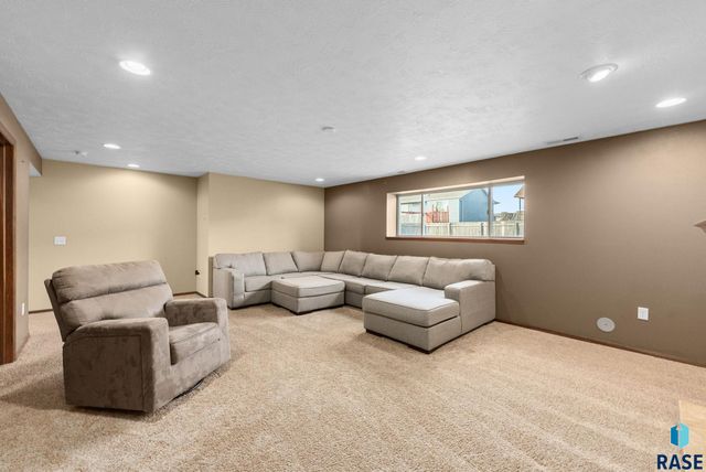 4717 S Wassom Ave Avenue, Sioux Falls, SD 57106