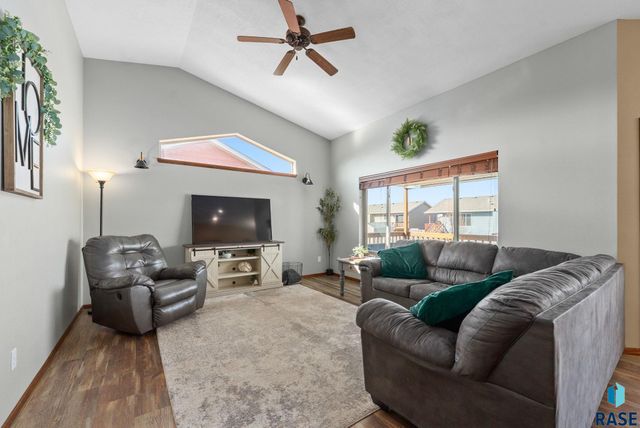 4717 S Wassom Ave Avenue, Sioux Falls, SD 57106