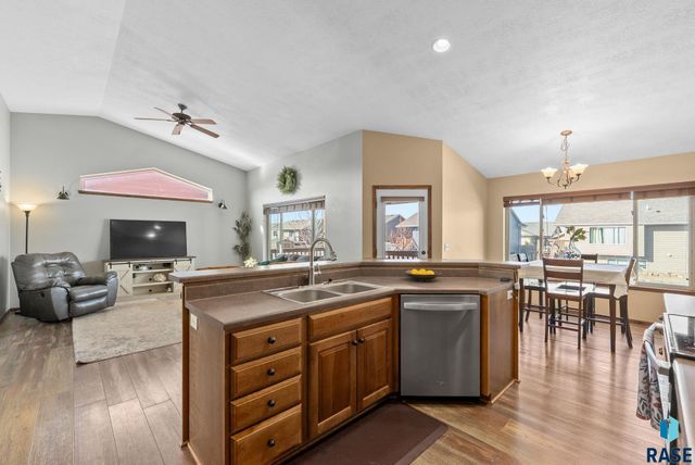 4717 S Wassom Ave Avenue, Sioux Falls, SD 57106