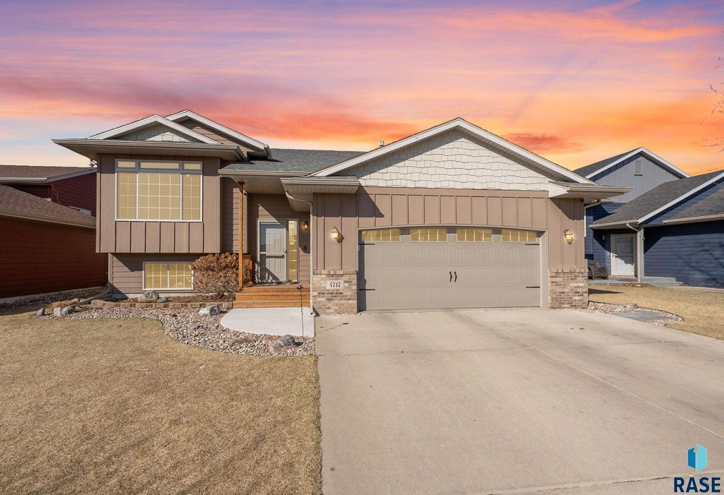 4717 S Wassom Ave Avenue, Sioux Falls, SD 57106