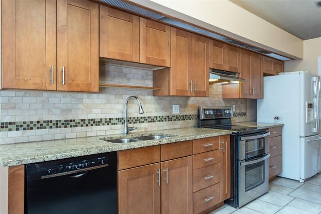 31 WELLSTONE DRIVE, Palm Coast, FL 32164