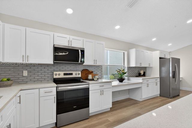 116 W Bayridge Drive, Weston, FL 33326