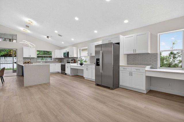 116 W Bayridge Drive, Weston, FL 33326