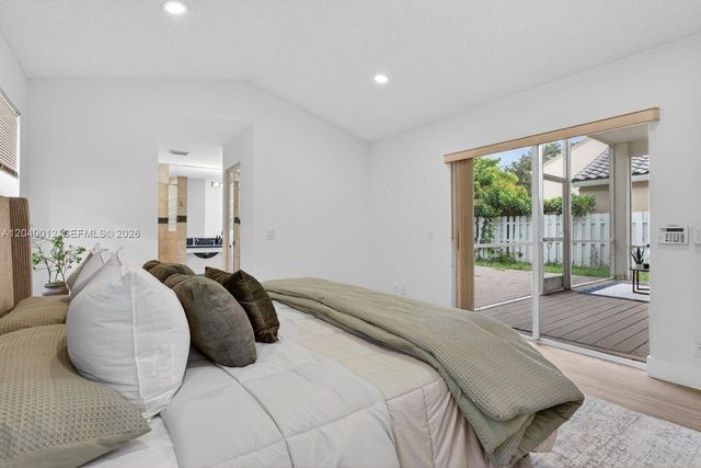 116 W Bayridge Drive, Weston, FL 33326