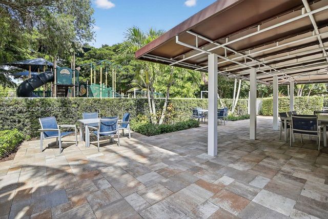 116 W Bayridge Drive, Weston, FL 33326