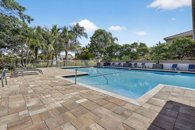 116 W Bayridge Drive, Weston, FL 33326