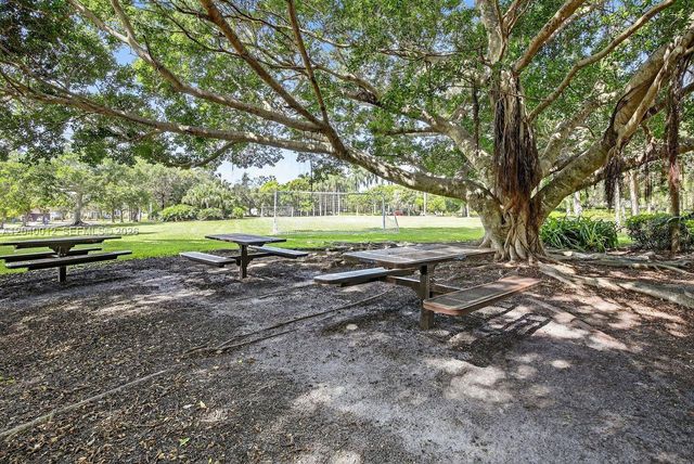 116 W Bayridge Drive, Weston, FL 33326