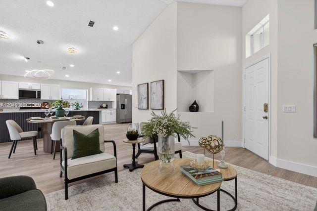 116 W Bayridge Drive, Weston, FL 33326