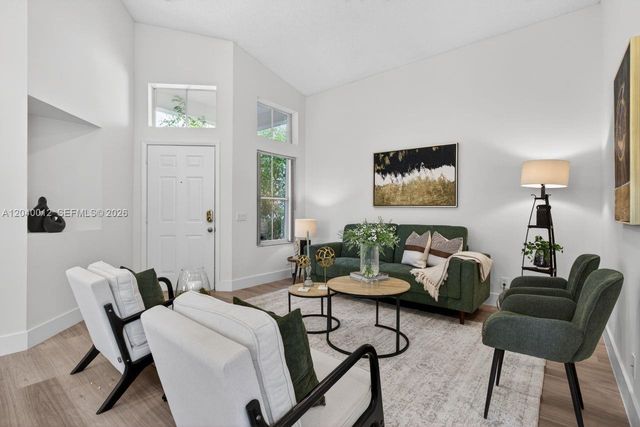 116 W Bayridge Drive, Weston, FL 33326