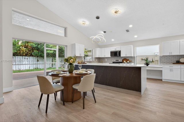 116 W Bayridge Drive, Weston, FL 33326