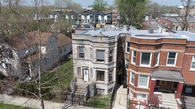 2822 W FLOURNOY Street, Chicago, IL 60612