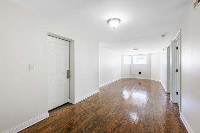 2822 W FLOURNOY Street, Chicago, IL 60612